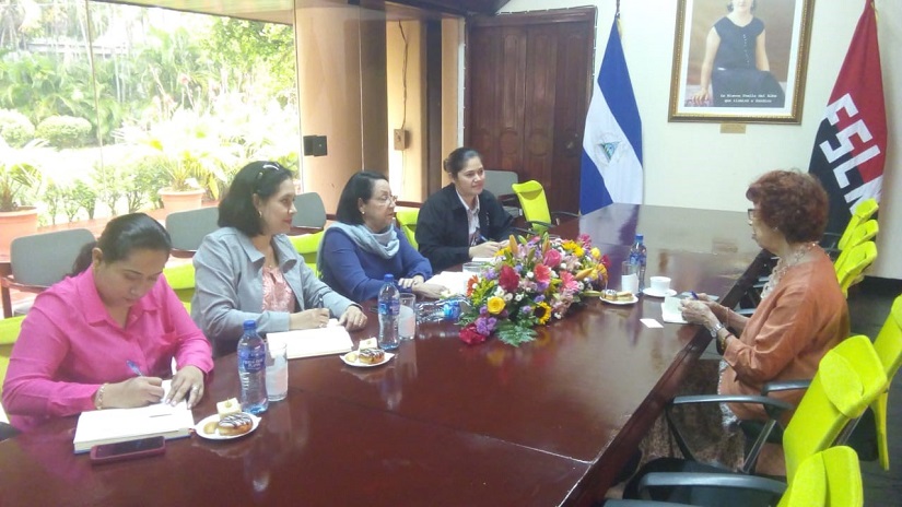 EMBAJADORA1